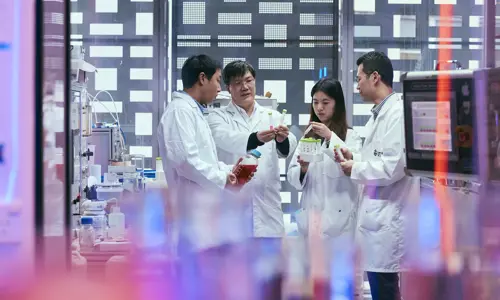 UTS group of scientists in lab